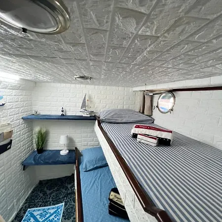 Oda ve Kahvaltı Boat & Breakfast Alicudi *