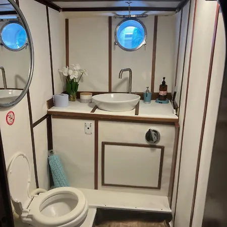 Boat & Breakfast Alicudi *