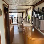 Boat & Breakfast Alicudi B&B 알게로