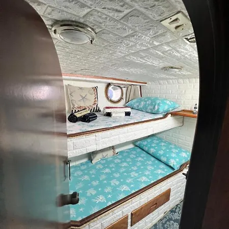 Bed & Breakfast Boat & Breakfast Alicudi