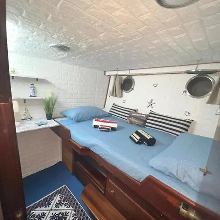 Boat & Breakfast Alicudi *