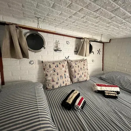 Boat & Breakfast Alicudi Frühstückspension Alghero