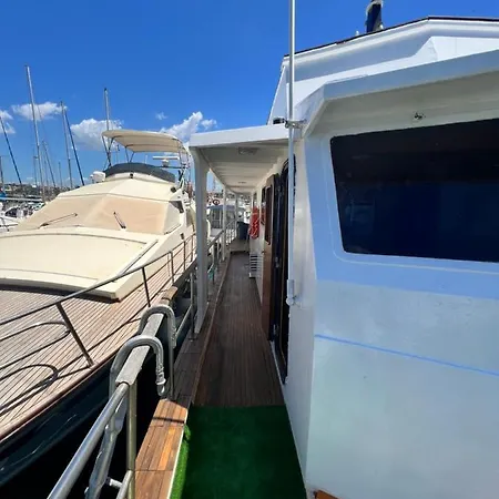 Bed & Breakfast Boat & Breakfast Alicudi *