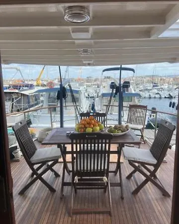 Boat & Breakfast Alicudi Альгеро
