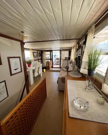 Bed & Breakfast Boat & Breakfast Alicudi