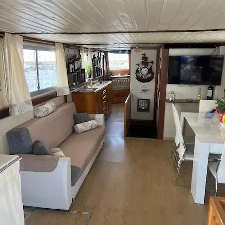 Boat & Breakfast Alicudi Frühstückspension