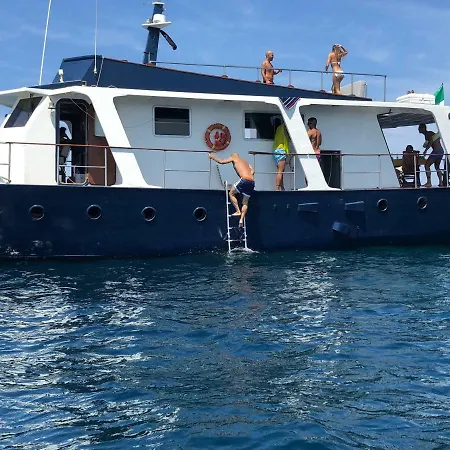 Boat & Breakfast Alicudi *