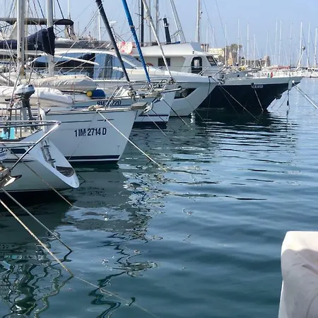 Bed & Breakfast Boat & Breakfast Alicudi