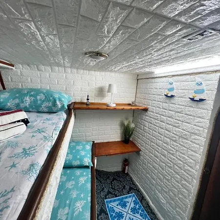 Boat & Breakfast Alicudi 阿尔盖罗