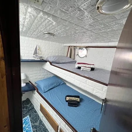 Boat & Breakfast Alicudi 阿尔盖罗