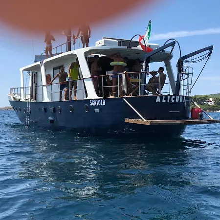 Boat & Breakfast Alicudi Bed and Breakfast *